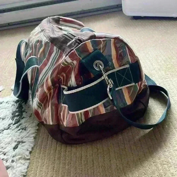 Carry On Travel Duffle Bag with shoulder strap, large bag gym bag. - Picture 3 of 16